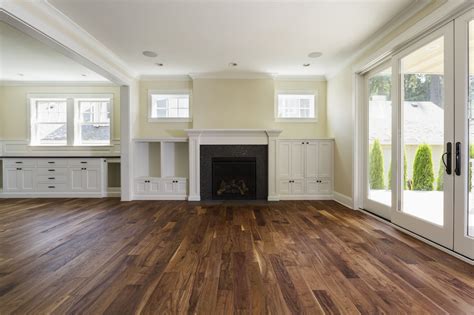What color flooring for small room?