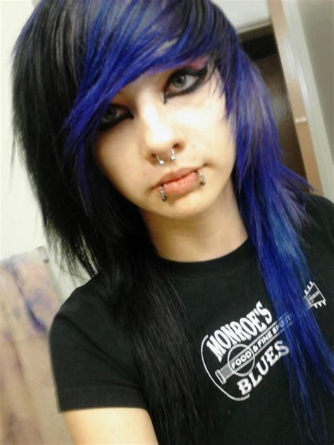 What color is emo girl?