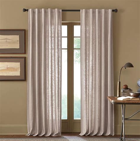 What color walls go with beige curtains?