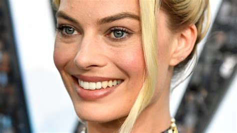 What did Margot Robbie do before acting?
