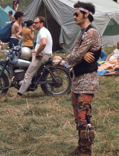 What did hippie men wear in the 60s?