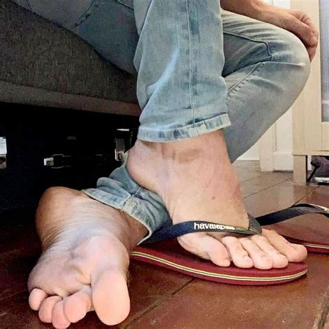 What do men like in feet pics?