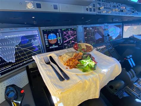 What do pilots eat on long flights?
