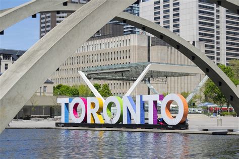 What do visitors think of Toronto?