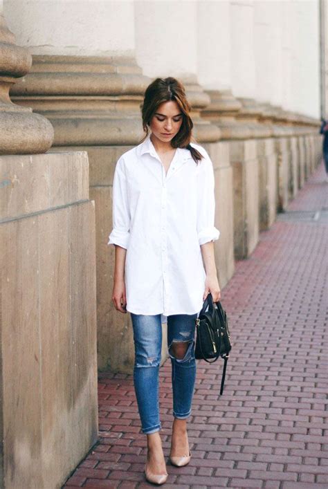 What do you wear a white shirt with?