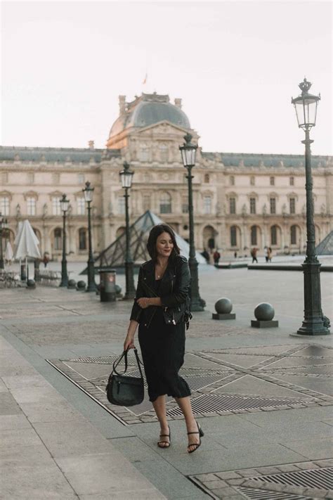 What do you wear to dinner in Paris?
