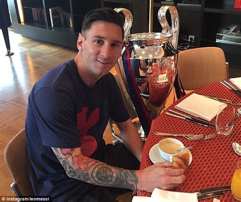 What does Messi eat?