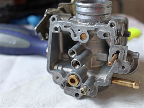 What does a bad carburetor sound like?