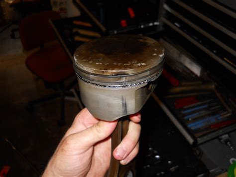 What does a burnt piston look like?