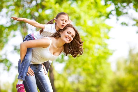 What does a healthy mother-daughter relationship look like?