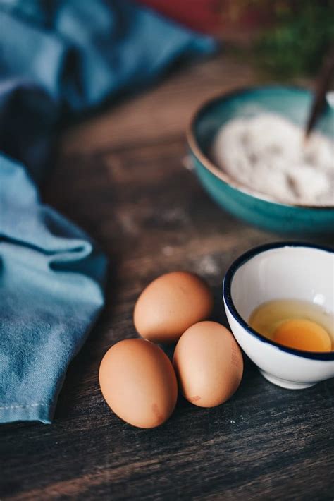What does egg do in baking?