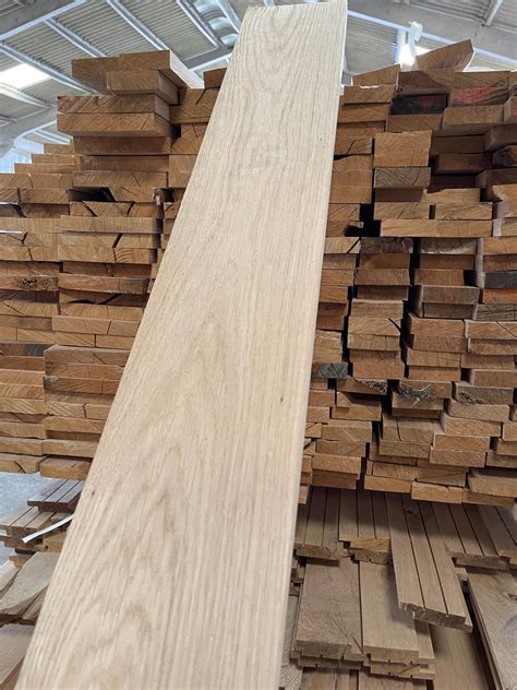 What does oak timber look like?