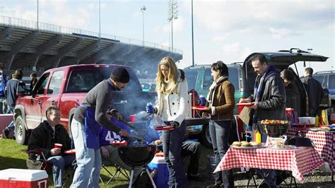 What does tailgating mean in America?