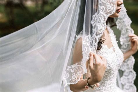 What does the black wedding veil mean?