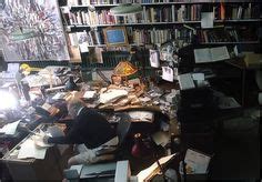 What famous people have messy desks?