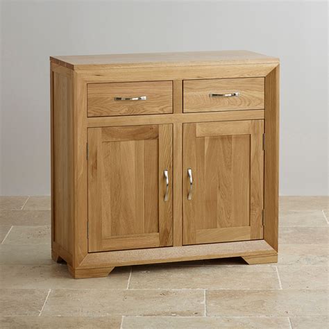 What finish is used on oak furniture land furniture?