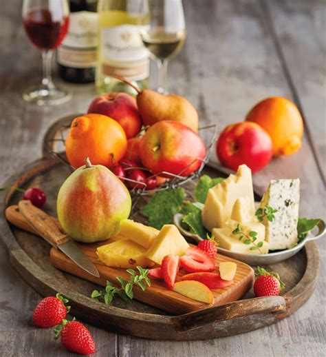 What fruit goes with wine and cheese?