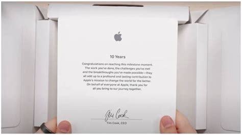 What gifts do Apple employees get?