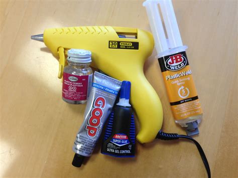What glue will stick to plastic?