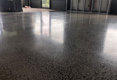 What grit to polish concrete?