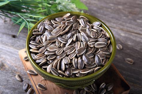 What happens if I eat a lot of sunflower seeds?