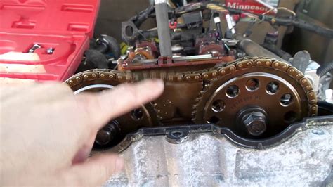 What happens if timing chain tensioner is loose?