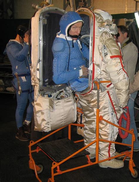 What happens if you run out of oxygen in a space suit?