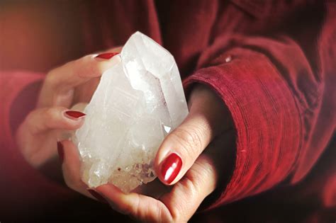 What happens if you vibrate quartz?