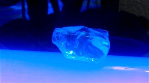 What happens to diamonds under UV?