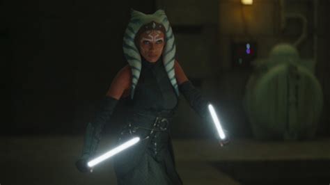 What is Ahsoka's fighting style?