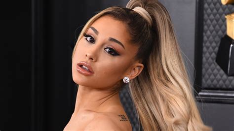 What is Ariana Grande ponytail?