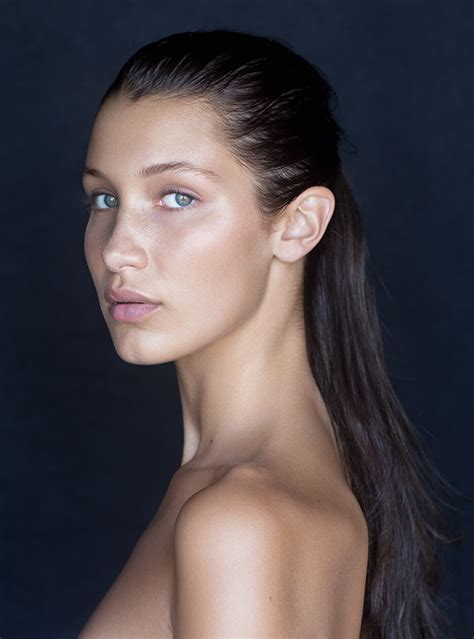 What is Bella Hadid's natural hair type?