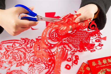 What is Chinese paper art called?