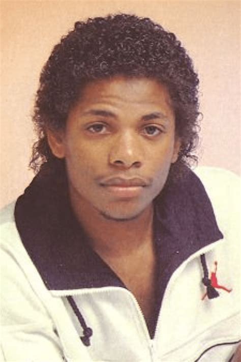 What is Eazy E hair style?