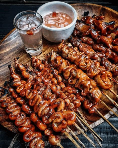 What is Filipino street food?