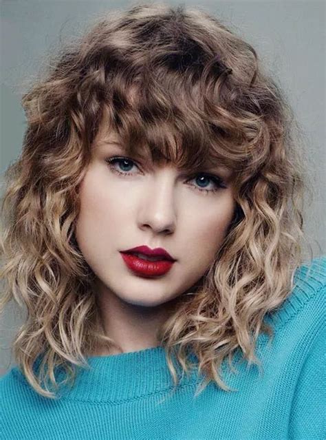 What is Taylor Swift's curl type?