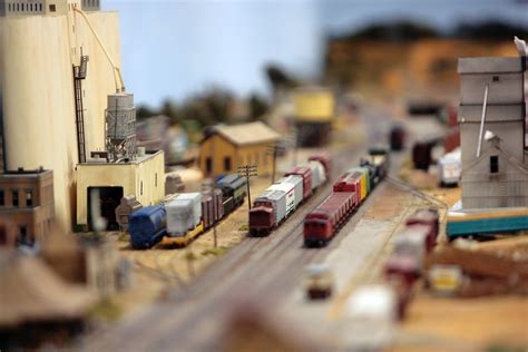 What is Z scale train?