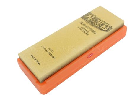 What is a 1000 grit whetstone used for?