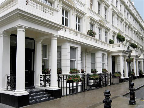 What is a London apartment called?