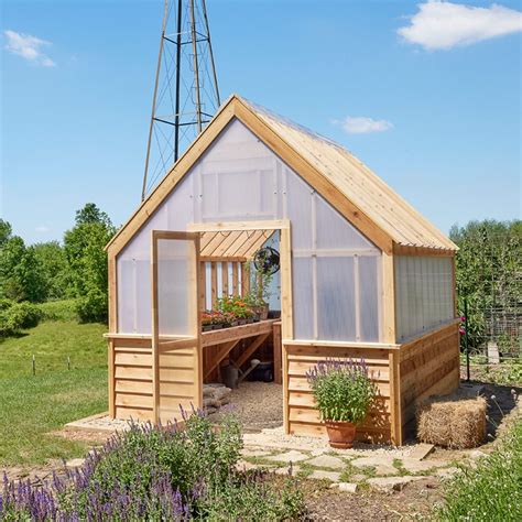 What is a good size greenhouse?