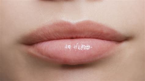 What is a healthy lip color?
