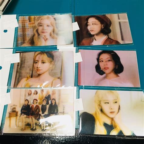 What is a lenticular photocard?