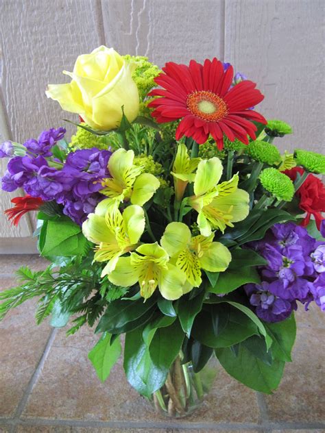 What is a primary color in floral design?