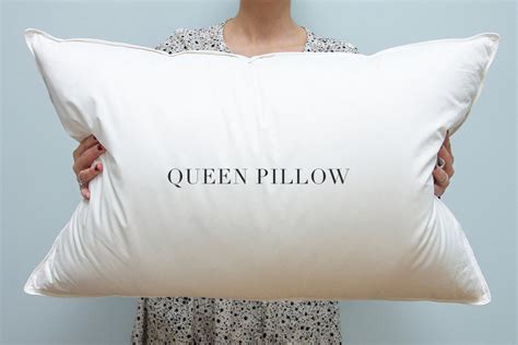 What is a queen pillow?