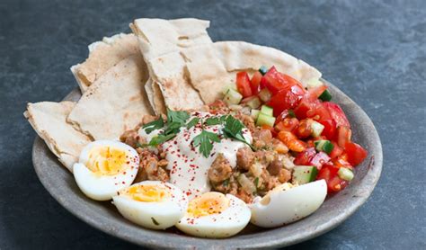 What is a traditional Egyptian breakfast?