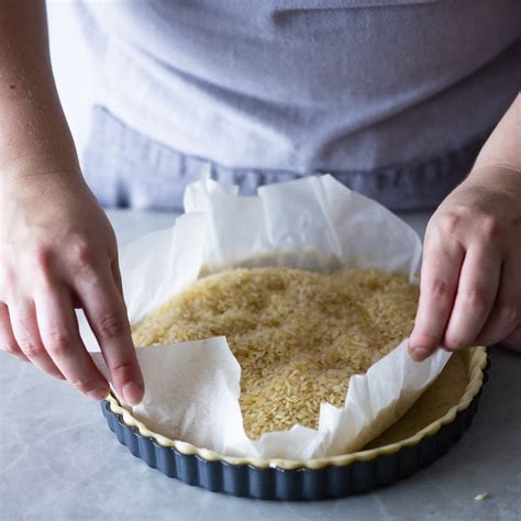 What is blind baking pastry?