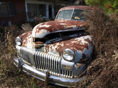 What is considered an abandoned vehicle in Florida?