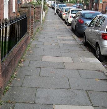 What is pavement in UK?