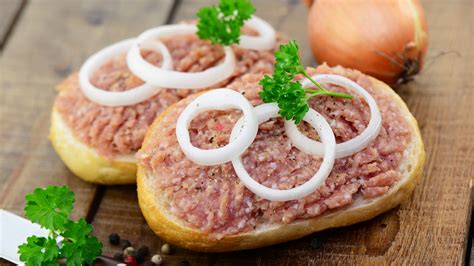 What is raw minced pork in Germany?