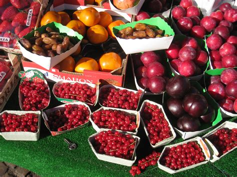 What is red fruit in France?
